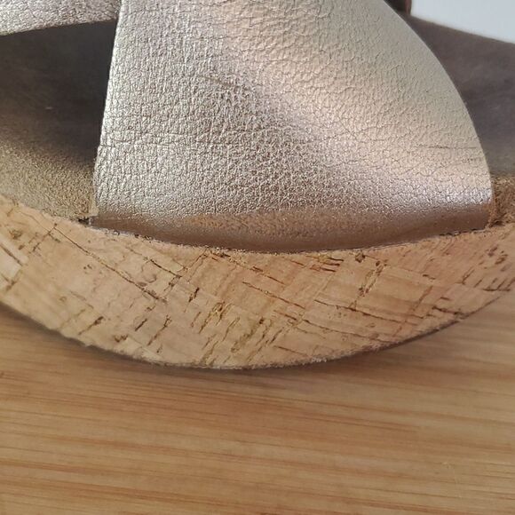 Clarks Annadel Eirwyn Metallic Gold Leather Cork Wedge Platform Sandal Size 10 - Picture 10 of 12